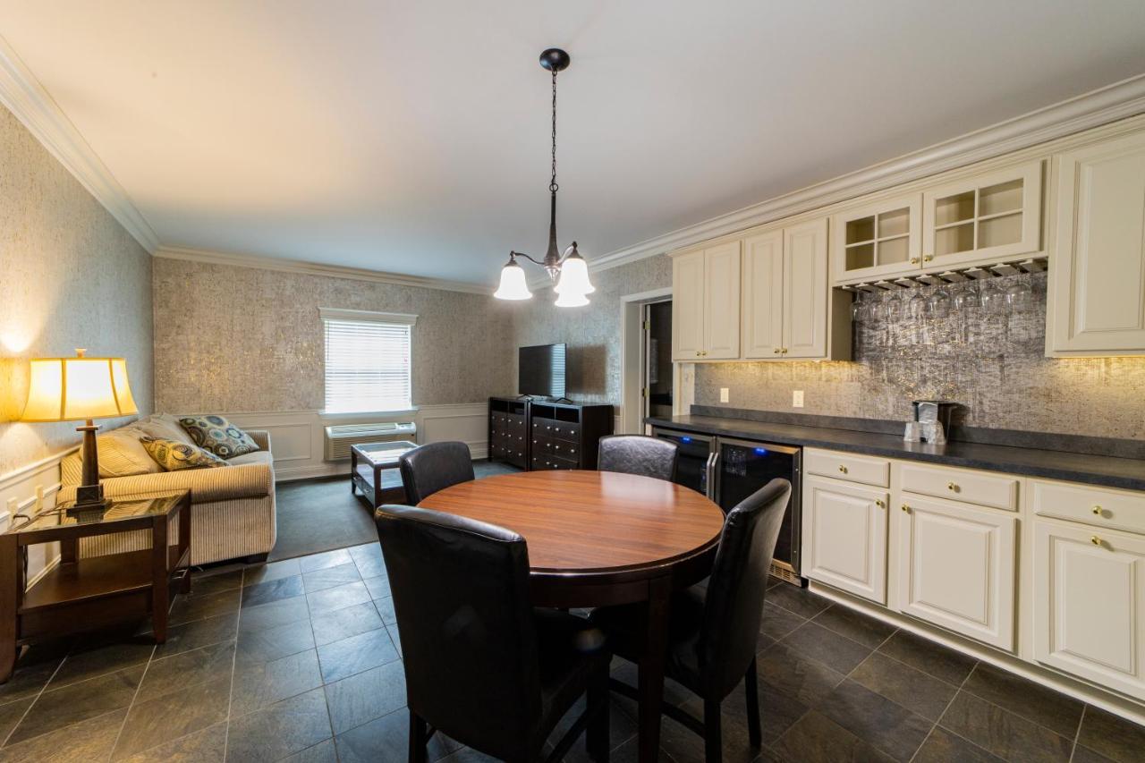 The Grand 4* Howland Corners